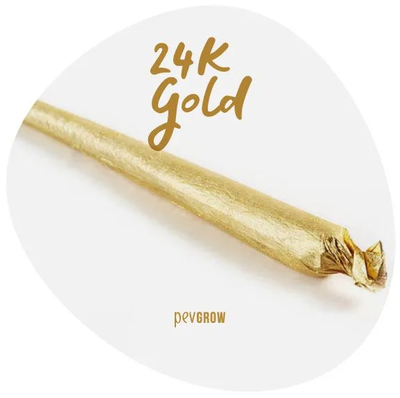 Blunt de aspecto dorado dispuesto en diagonal sobre fondo blanco, con un extremo retorcido y el texto «24K Gold».