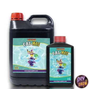 Dos formatos de Cal Mag de Top Crop: garrafa negra de 5 L con asa y botella de 1 L, ambas con tapón rojo.
