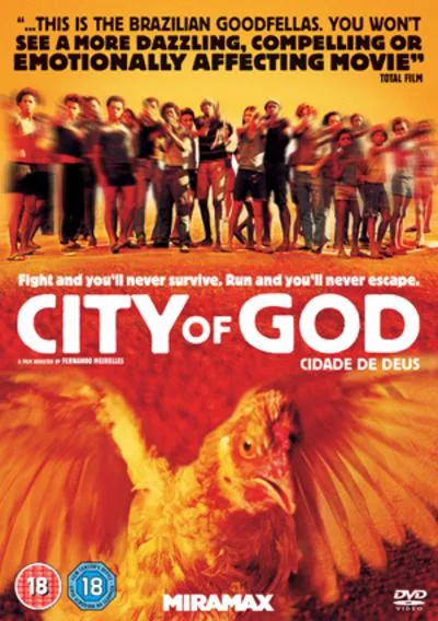 Cartel de Ciudad de Dios en tonos amarillos y rojos, con un grupo de jóvenes arriba y una gallina con las alas extendidas abajo.