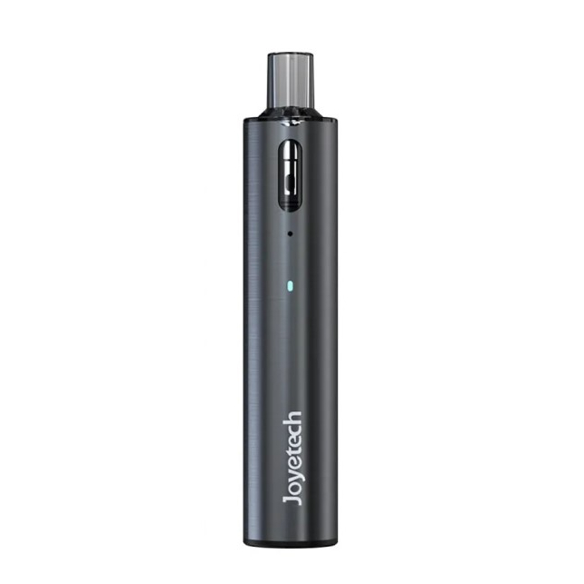 Cigarrillo electrónico Joyetech gris oscuro, en posición vertical, con boquilla translúcida y ventana frontal sobre fondo blanco. Cigarrillo electrónico Joyetech gris oscuro, en posición vertical, con boquilla translúcida y ventana frontal sobre fondo blanco.
