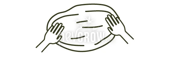 Ilustración de dos manos estirando una masa de pizza de forma ovalada sobre un fondo blanco. Ilustración de dos manos estirando una masa de pizza de forma ovalada sobre un fondo blanco.
