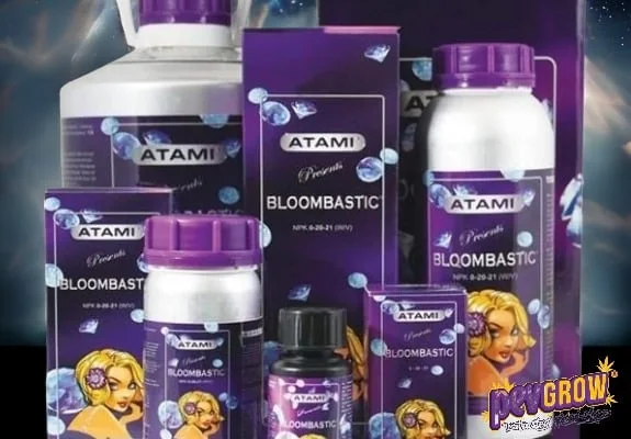 Selección de botes y cajas de Bloombastic de Atami, con etiquetas moradas y distintos tamaños y formatos.