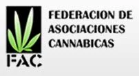 Logotipo de la Federación de Asociaciones Cannábicas, con una hoja verde sobre un recuadro negro y las siglas FAC debajo.