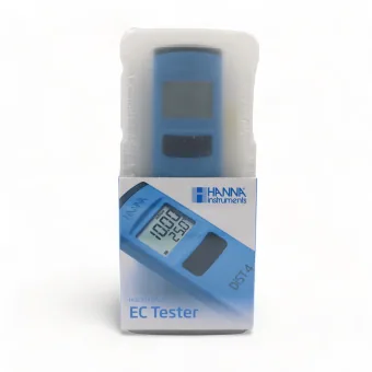 Medidor azul en un embalaje de Hanna Instruments con el texto «EC Tester» y una fotografía del aparato en la parte frontal.