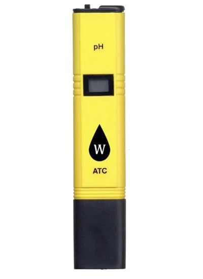 Medidor de pH amarillo con pantalla rectangular, inscripción ATC y tapa negra, sobre fondo blanco. Medidor de pH amarillo con pantalla rectangular, inscripción ATC y tapa negra, sobre fondo blanco.