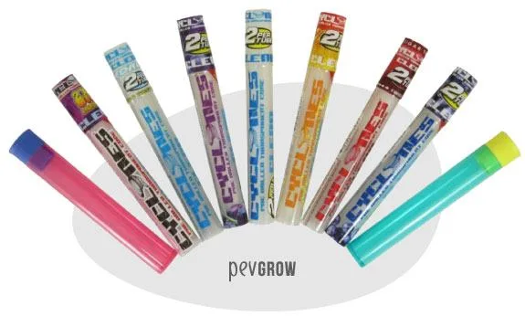 Selección de tubos Cyclones de distintos diseños y colores, dispuestos en abanico sobre fondo blanco con el logotipo Pevgrow.