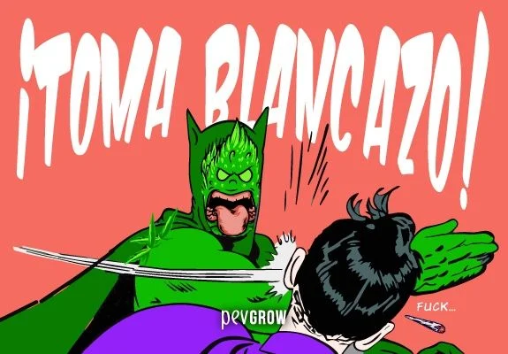 Viñeta de un personaje verde con capa que abofetea a otro de pelo negro, sobre fondo coral y bajo el texto «¡Toma blancazo!». Viñeta de un personaje verde con capa que abofetea a otro de pelo negro, sobre fondo coral y bajo el texto «¡Toma blancazo!».
