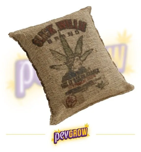 Saco de trama gruesa inclinado, con una hoja de cannabis y el texto «Green Bud» estampados, sobre fondo blanco con logotipo de Pevgrow.