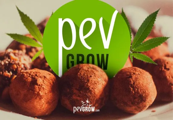 Trufas recubiertas de cacao en primer plano, con hojas de cannabis y un gran círculo verde con el logotipo de Pev Grow al fondo.