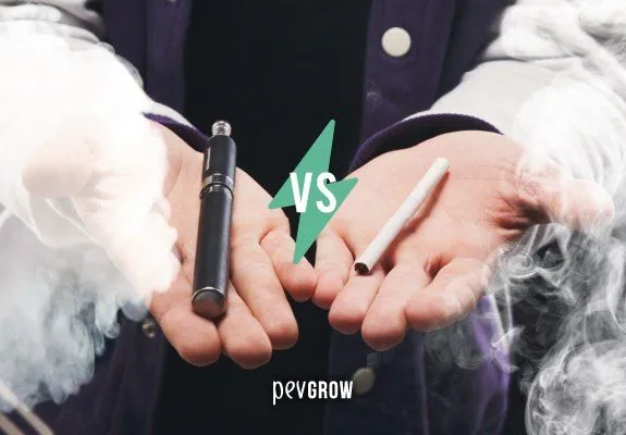 Persona con las palmas abiertas: un vaporizador negro a la izquierda y un cigarrillo liado a la derecha, entre humo y el texto «VS».