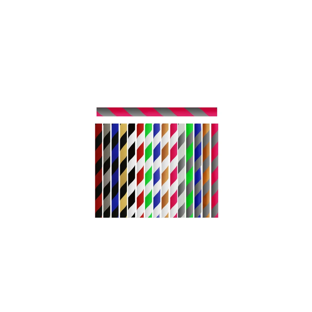 Selección de mangueras para shisha con rayas diagonales en distintas combinaciones de colores, alineadas sobre fondo blanco. Selección de mangueras para shisha con rayas diagonales en distintas combinaciones de colores, alineadas sobre fondo blanco.
