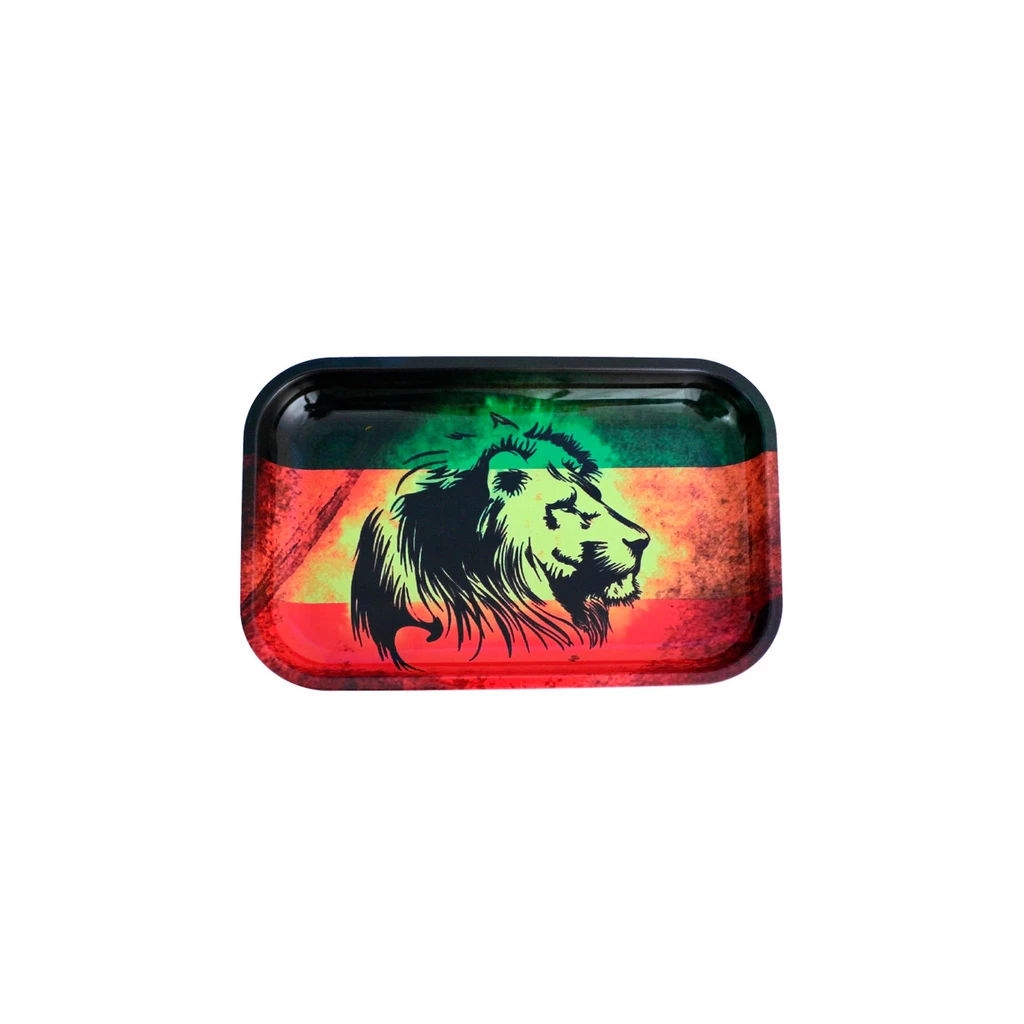 Bandeja rectangular de bordes redondeados con una cabeza de león negra sobre franjas verdes, amarillas y rojas.