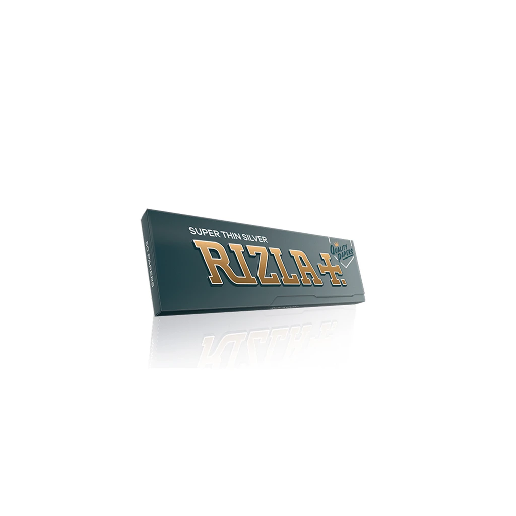 Librito de papel de fumar Rizla Plata en perspectiva, con envase oscuro, letras doradas y el texto «Super Thin Silver».