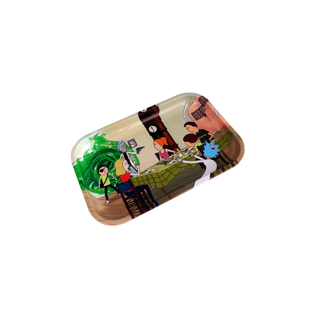 Bandeja para liar con esquinas redondeadas y una escena de Rick y Morty alrededor de una mesa, junto a un portal verde.