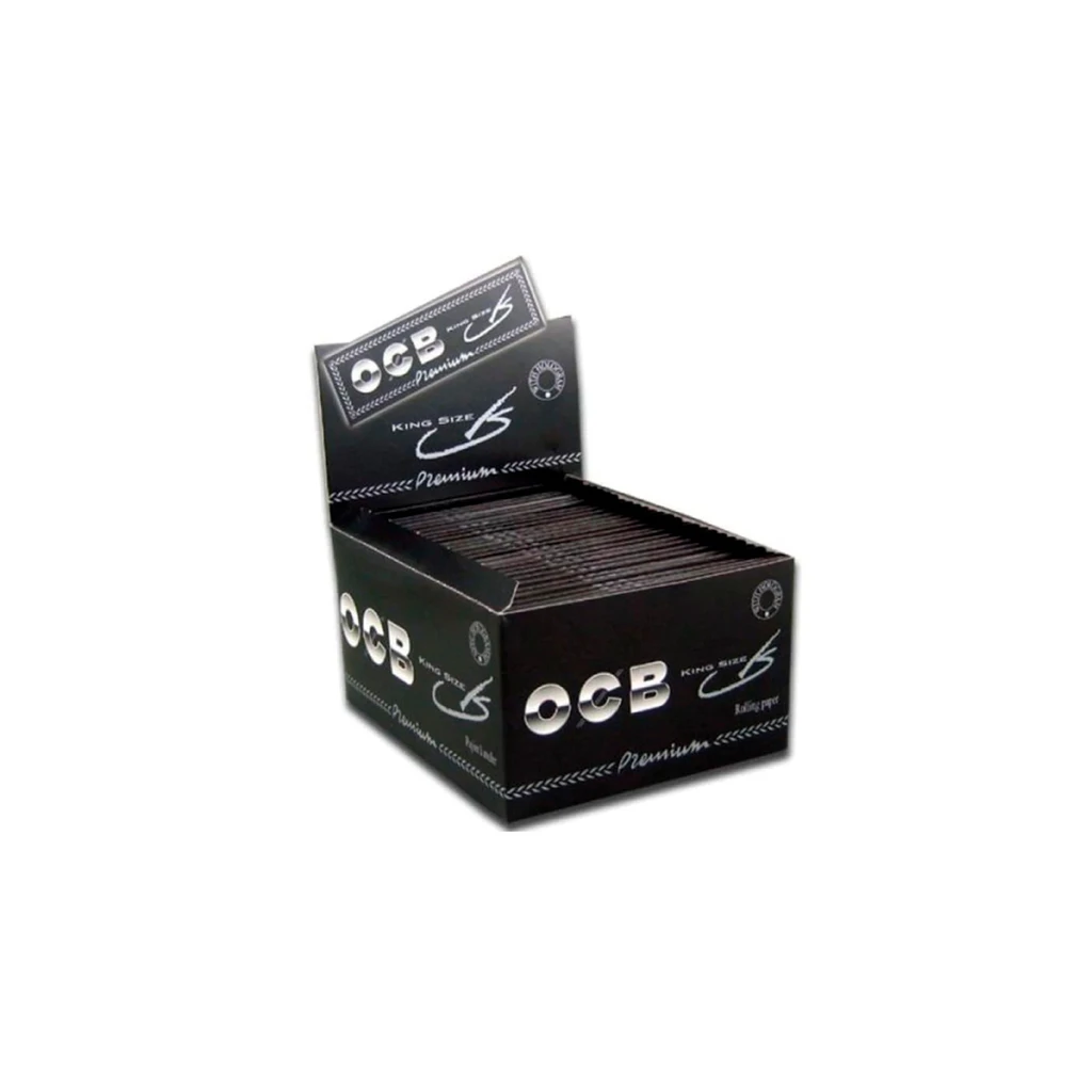 Expositor negro abierto de papel OCB King Size Premium, con varias libretas alineadas y logotipos plateados sobre fondo blanco.