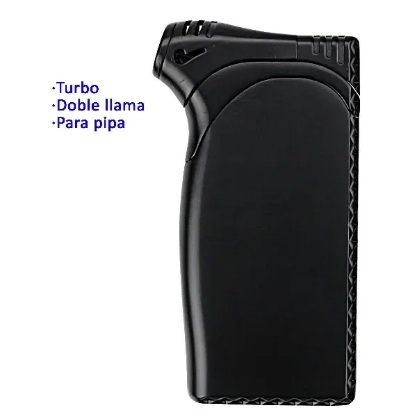 Encendedor Essex negro de perfil curvo y boquilla inclinada, junto al texto «Turbo», «Doble llama» y «Para pipa». Encendedor Essex negro de perfil curvo y boquilla inclinada, junto al texto «Turbo», «Doble llama» y «Para pipa».