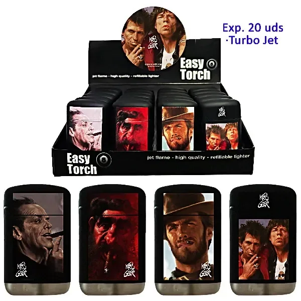 Expositor Easy Torch con encendedores turbo jet Serie 4 Smoky y varios modelos en primer plano, negros con distintos retratos de personajes fumando.