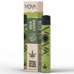 Vaporizador VOVA verde con boquilla negra junto a su caja, rotulada Green Leather y decorada con una hoja de cannabis.