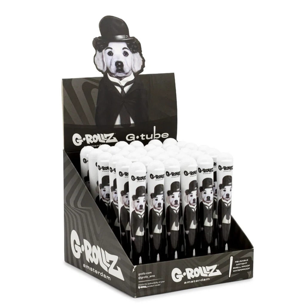 Expositor G-Rollz con tubos portacigarros blancos y negros, decorados con un perro con bombín, traje y corbata.