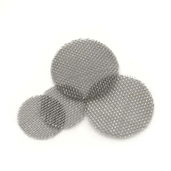 Rejillas de recambio X-vape V2 Pro de malla plateada, con formas circulares y ovaladas superpuestas sobre fondo blanco.