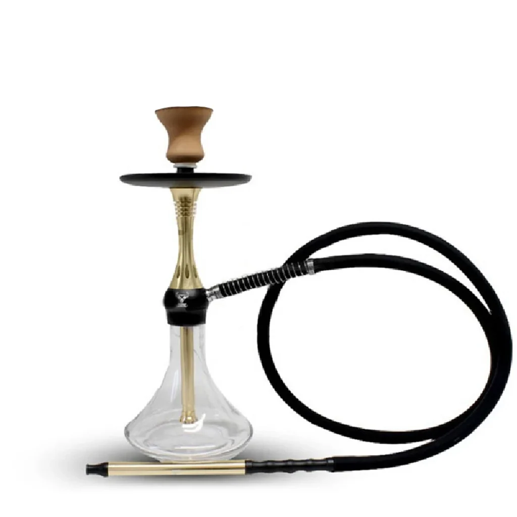 Shisha Toro Alfa dorada con base transparente, cazoleta marrón, plato negro y manguera negra enrollada con boquilla dorada.