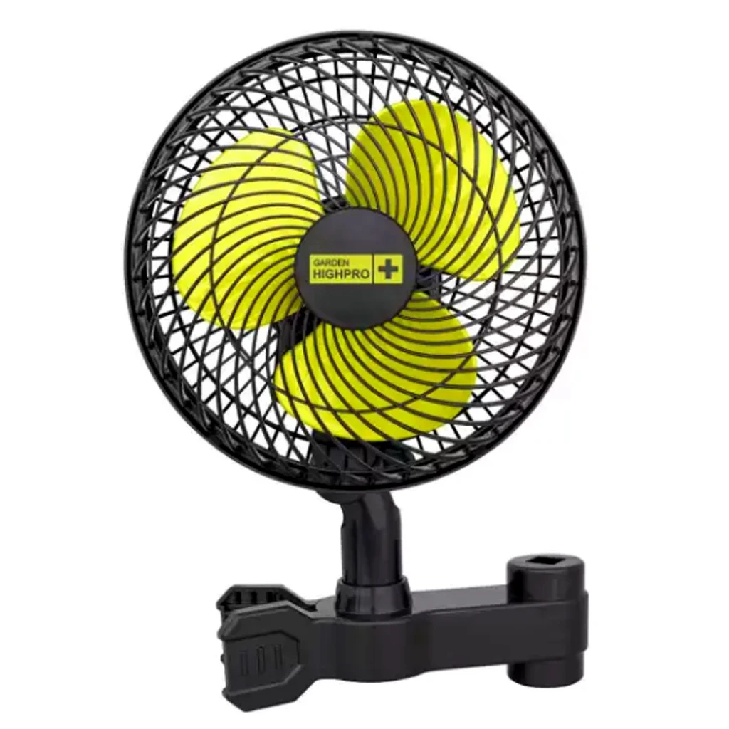Ventilador Garden Highpro con tres aspas amarillo verdoso, rejilla circular negra y brazo inferior con pinza de sujeción.
