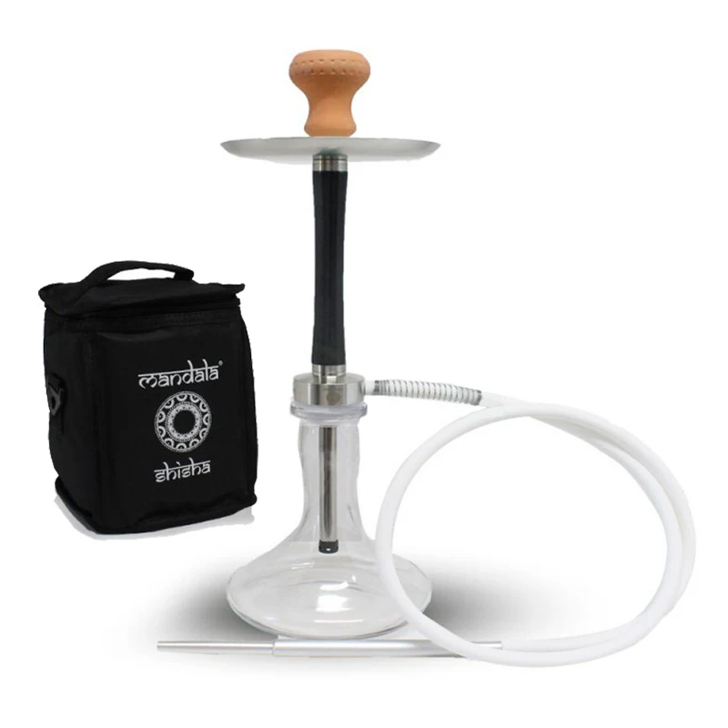 Cachimba Mandala Z-13 con base transparente, mástil negro, cazoleta marrón, manguera blanca y bolsa de transporte negra.