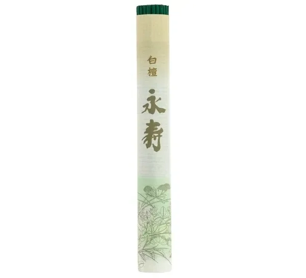 Envase alargado de incienso Eiju Sándalo Especial, en tonos crema y verde claro, con caracteres japoneses y un dibujo vegetal en la base. Envase alargado de incienso Eiju Sándalo Especial, en tonos crema y verde claro, con caracteres japoneses y un dibujo vegetal en la base.