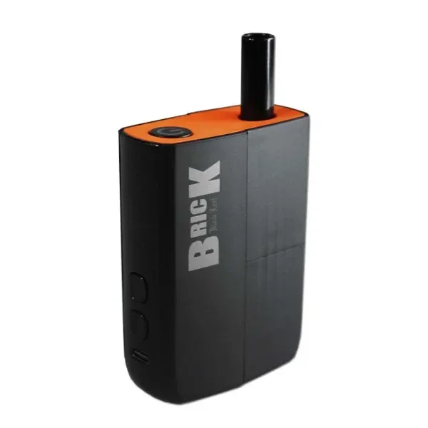 Vaporizador Brick Black Leaf negro, visto en perspectiva, con parte superior naranja, boquilla vertical y botones laterales.