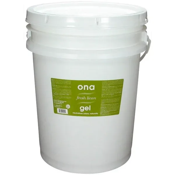 Cubo blanco ONA con tapa y asa lateral, con una etiqueta verde que muestra «fresh linen» y «gel».