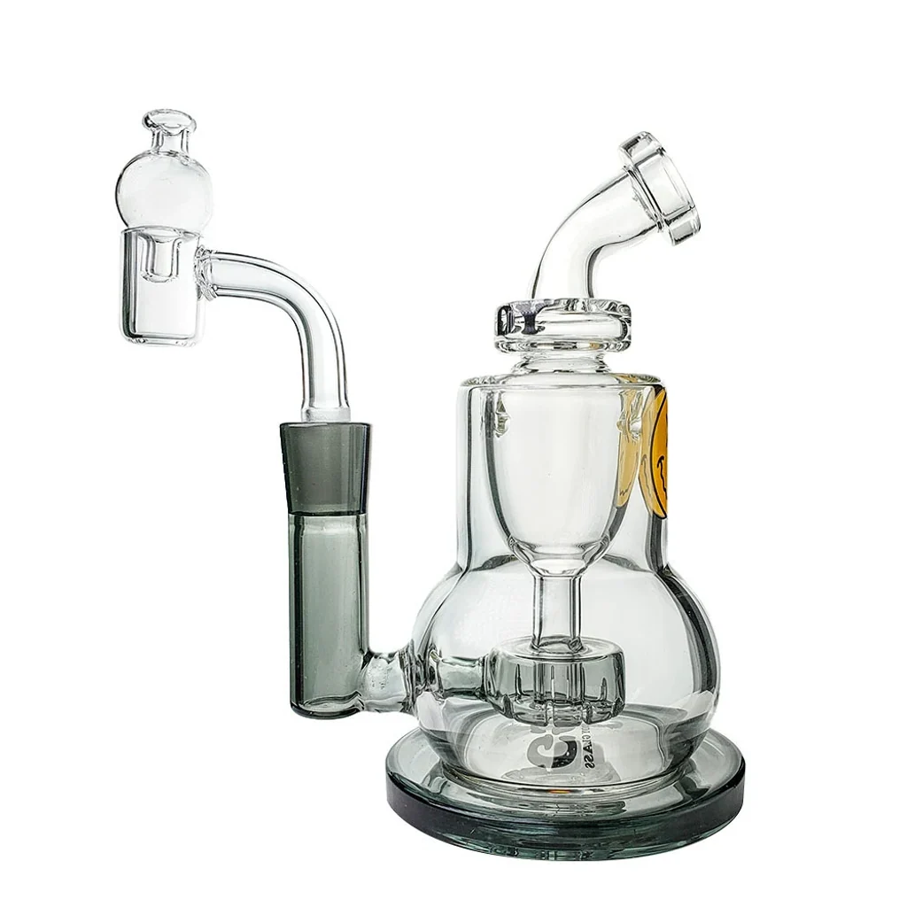 Bong de cristal HEMPER The Chief Black con base circular oscura, boquilla curva y cazoleta lateral con tapa de vidrio.