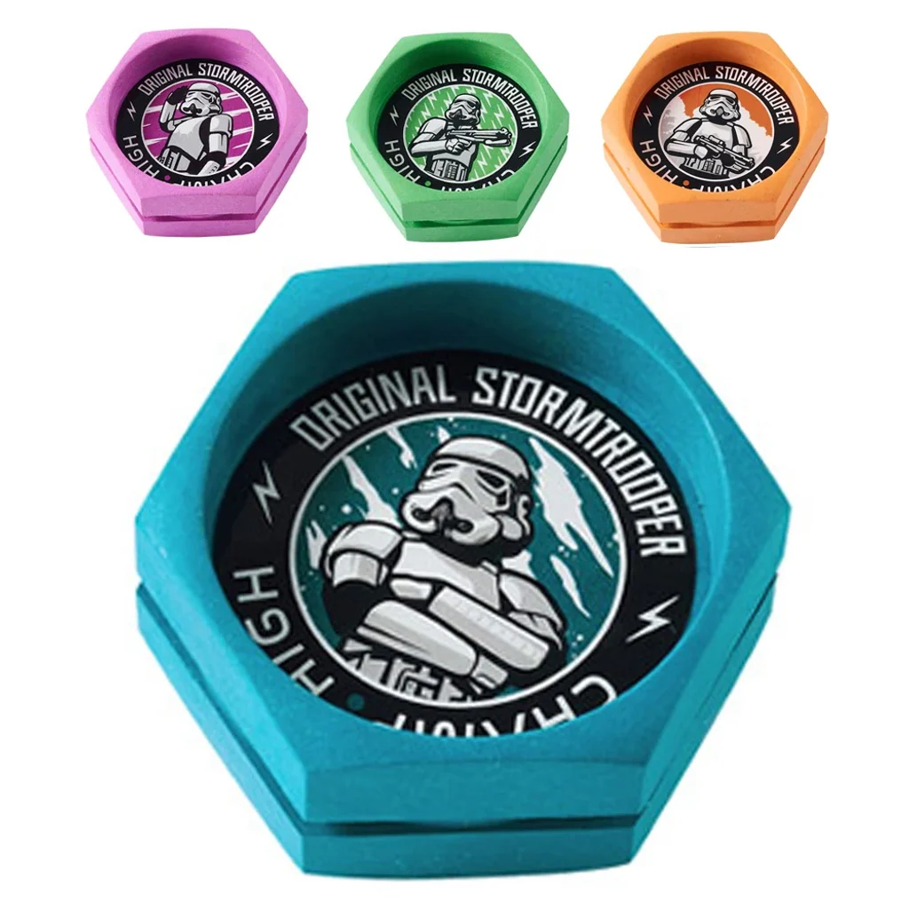 Selección de grinders hexagonales CHAMP con dibujos de soldados de Star Wars, en turquesa, rosa, verde y naranja.