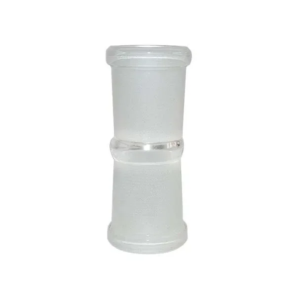 Adaptador de cristal MALUMABONG, de forma tubular con extremos esmerilados y un anillo transparente central, sobre fondo blanco.