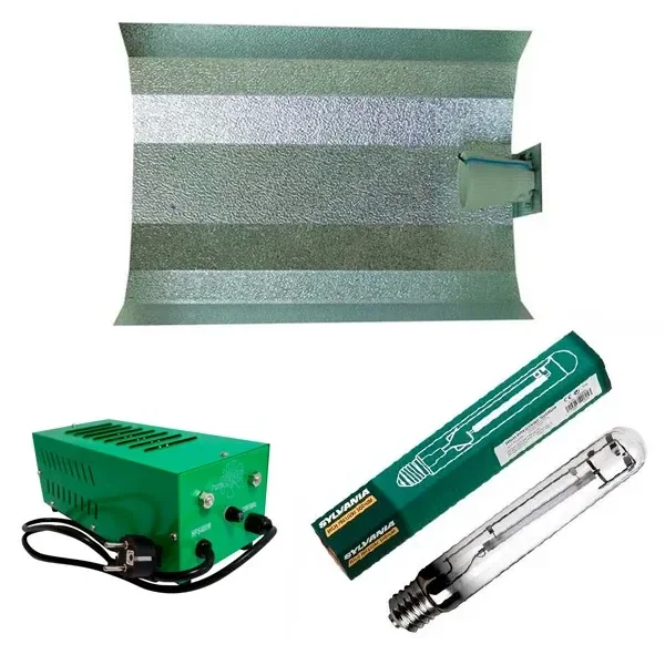 Kit de iluminación con reflector texturizado, balastro verde con cable y bombilla tubular Sylvania junto a su caja.