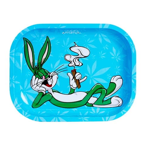 Bandeja Budzbunny azul turquesa con hojas de cannabis y un conejo verde recostado que sostiene un cigarrillo encendido con humo.
