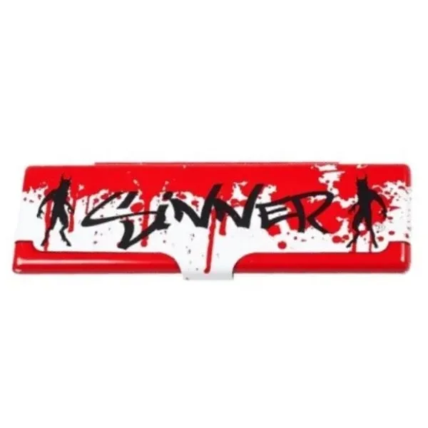 Cajita rectangular Sinner King Size para papel de fumar, con diseño rojo y blanco, letras negras y siluetas con cuernos a ambos lados.