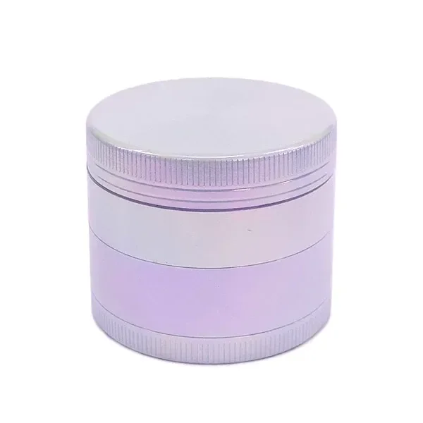 Grinder Polinizador Metal Pearl de forma cilíndrica y tono lila perlado, cerrado, con bordes estriados y varias secciones visibles.