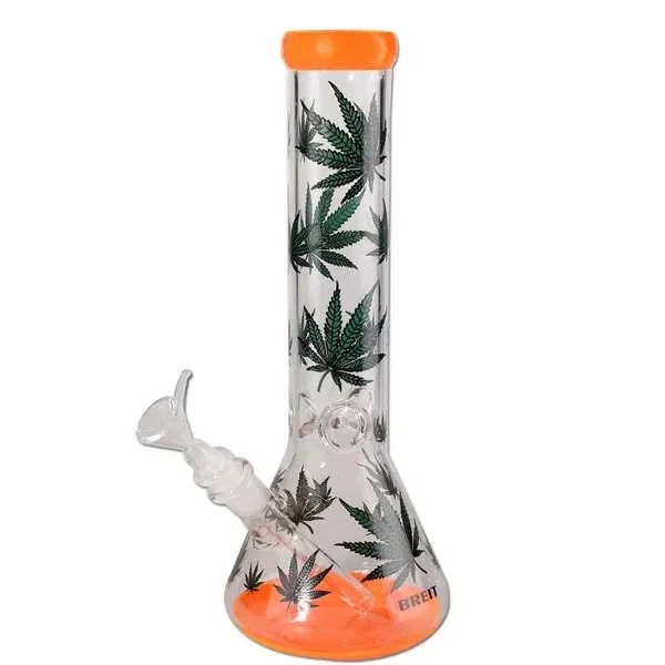 Bong transparente con base ancha, cuello recto, hojas verdes estampadas y detalles naranjas en la boca y la base; cazoleta lateral.