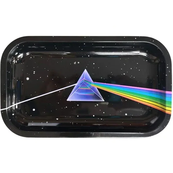 Bandeja rectangular negra Pink Floyd con bordes elevados y un prisma triangular que transforma un haz blanco en un arcoíris.