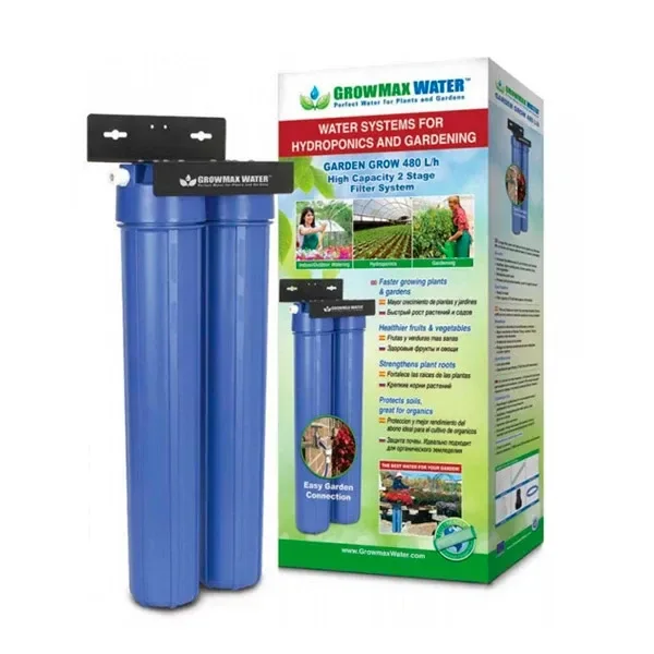 Filtro de agua GardenGrow GrowMax de dos etapas, con carcasas azules y soporte negro, junto a su caja rotulada 480 l/h. Filtro de agua GardenGrow GrowMax de dos etapas, con carcasas azules y soporte negro, junto a su caja rotulada 480 l/h.