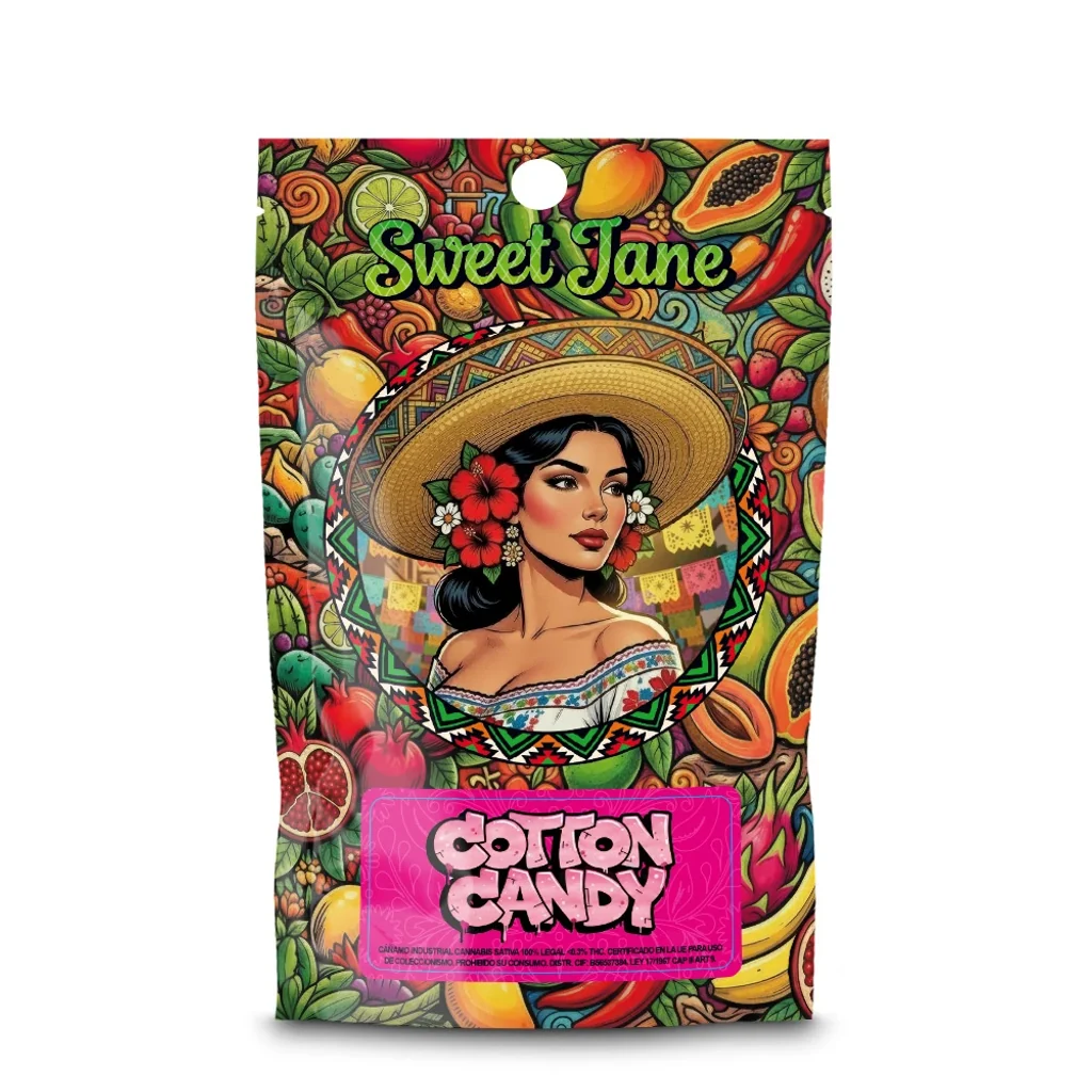 Bolsa Sweet Jane Cotton Candy con ilustración de una mujer con sombrero y flores, rodeada de frutas y una etiqueta rosa.
