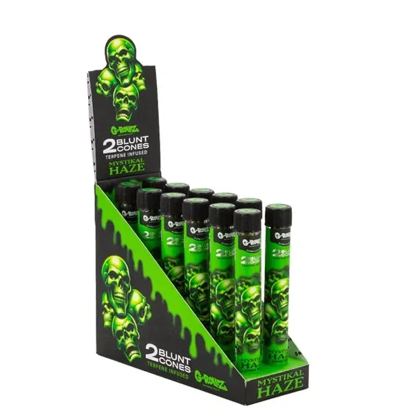 Expositor de conos G-Rollz Mystikal Haze con varios tubos verdes de tapa negra y dibujos de calaveras en el embalaje.