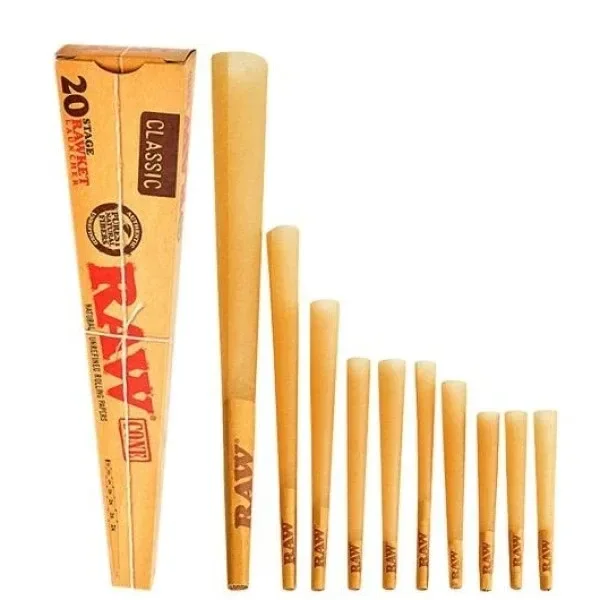 Selección de conos RAW de distintas longitudes, alineados junto a una caja alargada con las inscripciones Classic y 20 Stage Rawket.