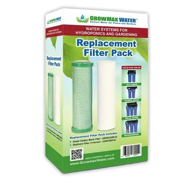Caja de recambios GrowMax Water con ilustraciones de dos filtros cilíndricos, uno verde de malla y otro blanco, sobre fondo blanco. Caja de recambios GrowMax Water con ilustraciones de dos filtros cilíndricos, uno verde de malla y otro blanco, sobre fondo blanco.