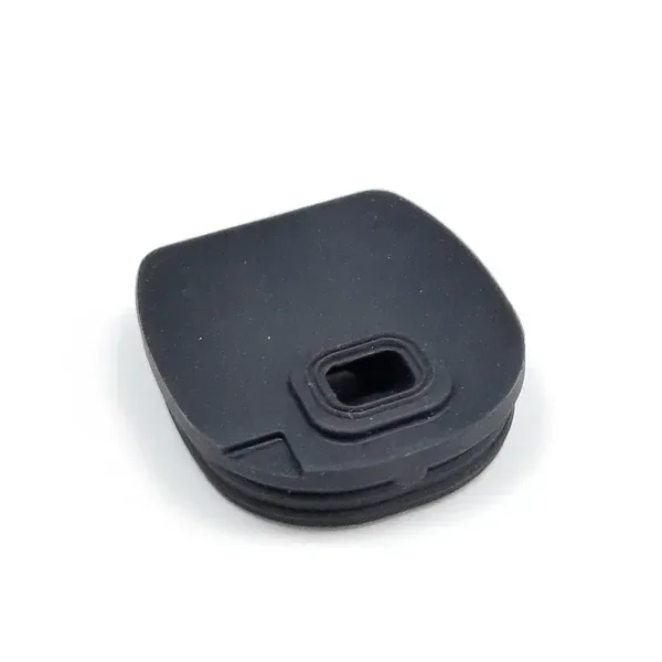 Boquilla negra de silicona para Da Vinci MIQRO-C, vista en perspectiva, con abertura rectangular central y bordes redondeados.