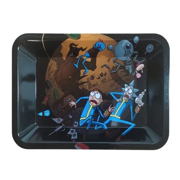 Bandeja rectangular negra con bordes elevados y una ilustración de Rick y Morty huyendo entre criaturas y robots.