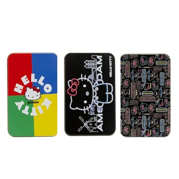 Selección de cajas rectangulares Hello Kitty: diseño de bloques de colores, negro con dibujo blanco y negro con motivos multicolores.