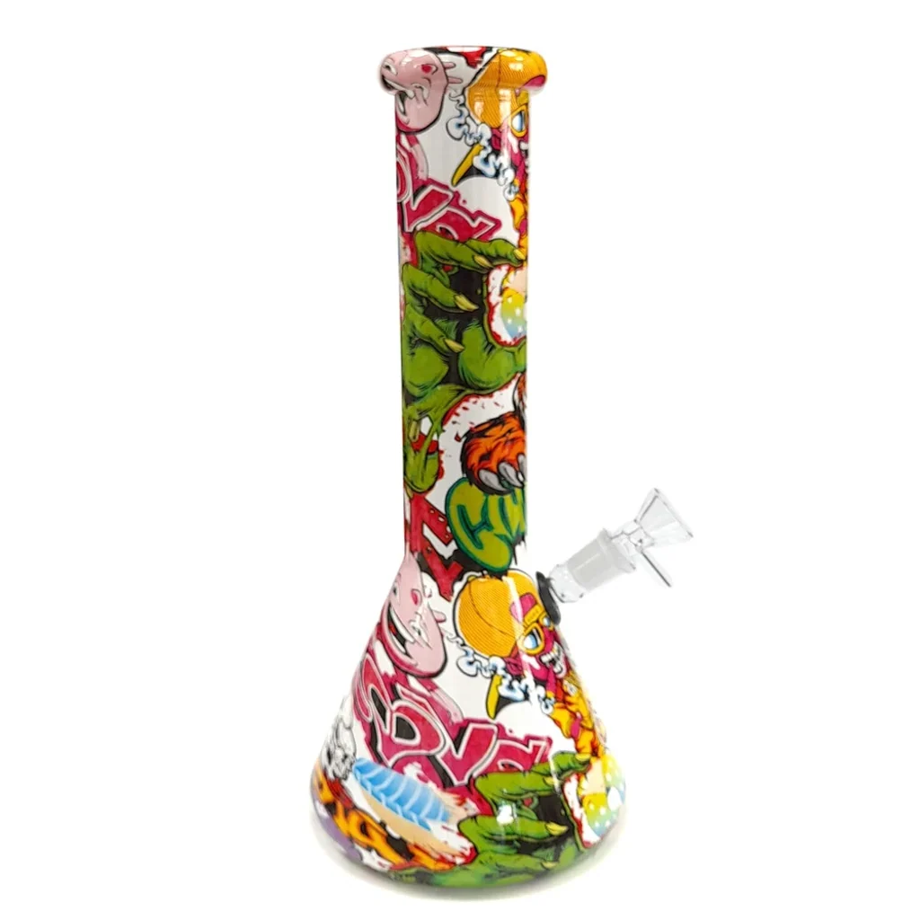 Bong Graffiti Hard de cuello largo y base ensanchada, con dibujos multicolor de estilo grafiti y cazoleta transparente lateral.
