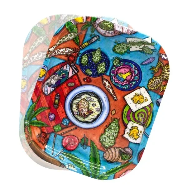 Tapa imantada G-Rollz Amsterdam Picnic con esquinas redondeadas y una ilustración multicolor de comida, hojas y accesorios de liar.