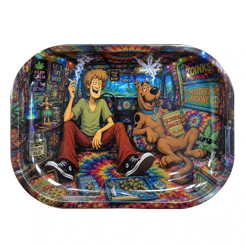 Bandeja de bordes redondeados con Scooby-Doo y Shaggy en una furgoneta, entre dibujos multicolores y accesorios para fumar.
